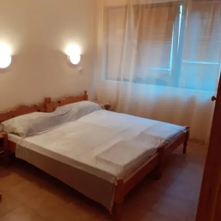Private Studio - Intsaraki - * سفيتي فلاس
